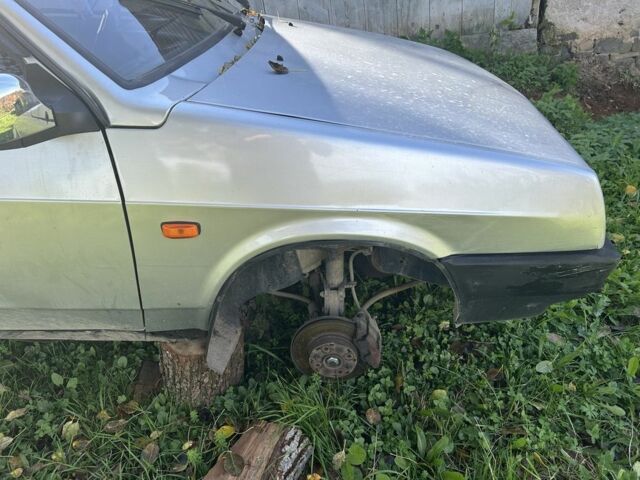 Серый ВАЗ 21099, объемом двигателя 1.5 л и пробегом 200 тыс. км за 240 $, фото 1 на Automoto.ua