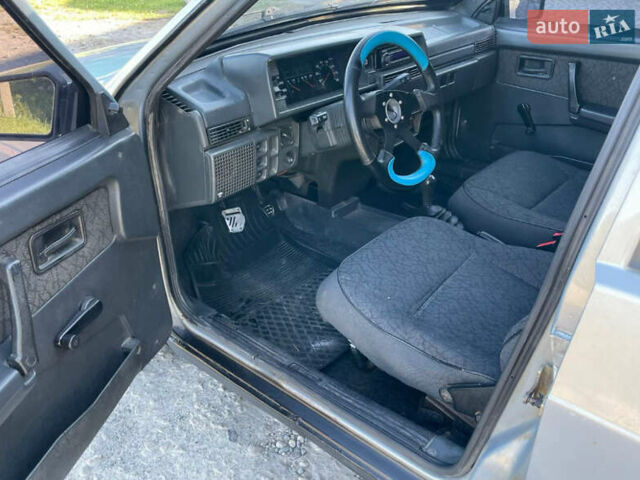 Серый ВАЗ 21099, объемом двигателя 1.5 л и пробегом 204 тыс. км за 899 $, фото 6 на Automoto.ua
