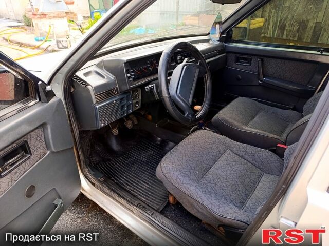Серый ВАЗ 21099, объемом двигателя 1.5 л и пробегом 235 тыс. км за 900 $, фото 3 на Automoto.ua