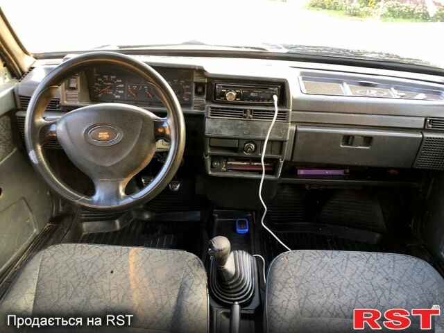 Серый ВАЗ 21099, объемом двигателя 1.5 л и пробегом 205 тыс. км за 950 $, фото 6 на Automoto.ua