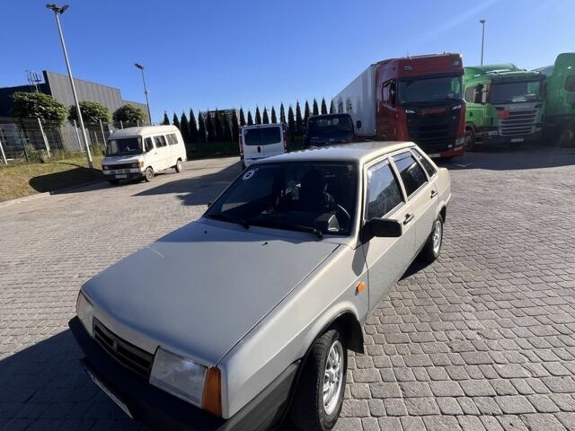 Серый ВАЗ 21099, объемом двигателя 1.5 л и пробегом 200 тыс. км за 1550 $, фото 6 на Automoto.ua