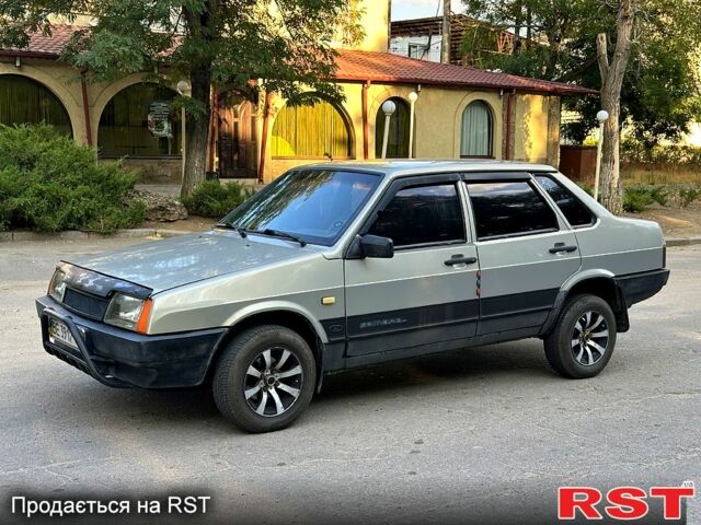 Серый ВАЗ 21099, объемом двигателя 1.5 л и пробегом 200 тыс. км за 1450 $, фото 2 на Automoto.ua