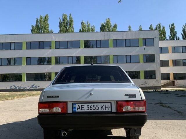 Серый ВАЗ 21099, объемом двигателя 1.5 л и пробегом 253 тыс. км за 2100 $, фото 3 на Automoto.ua