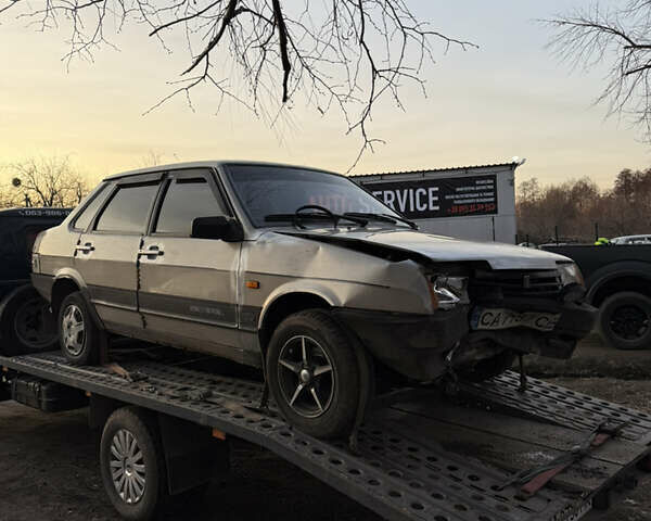 Сірий ВАЗ 21099, об'ємом двигуна 1.6 л та пробігом 250 тис. км за 550 $, фото 3 на Automoto.ua