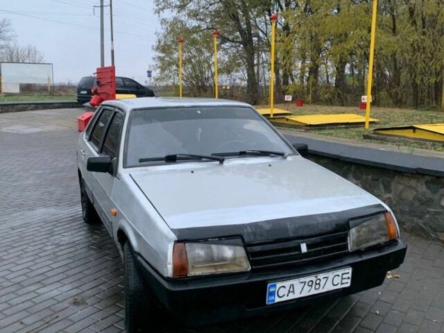 Серый ВАЗ 21099, объемом двигателя 1.5 л и пробегом 250 тыс. км за 1100 $, фото 4 на Automoto.ua