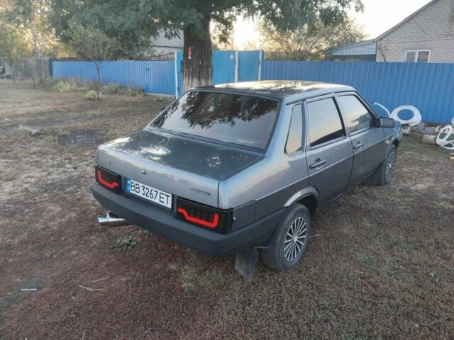 Серый ВАЗ 21099, объемом двигателя 1.5 л и пробегом 187 тыс. км за 2000 $, фото 3 на Automoto.ua