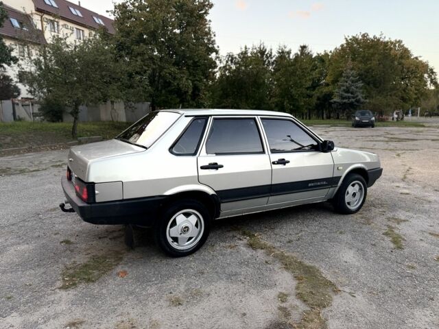 Сірий ВАЗ 21099, об'ємом двигуна 1.5 л та пробігом 182 тис. км за 1999 $, фото 3 на Automoto.ua
