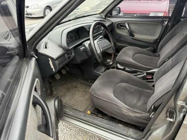 Серый ВАЗ 21099, объемом двигателя 1.5 л и пробегом 200 тыс. км за 999 $, фото 7 на Automoto.ua