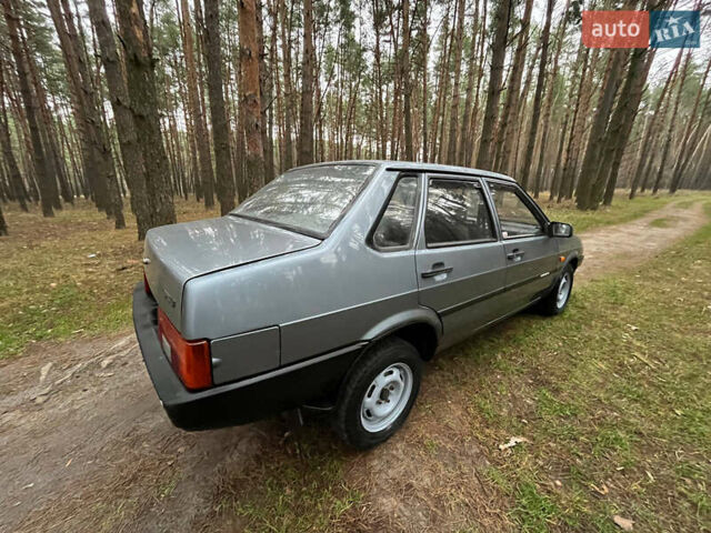 Серый ВАЗ 21099, объемом двигателя 1.5 л и пробегом 137 тыс. км за 1950 $, фото 4 на Automoto.ua