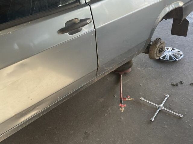 Серый ВАЗ 21099, объемом двигателя 1.5 л и пробегом 390 тыс. км за 1500 $, фото 3 на Automoto.ua