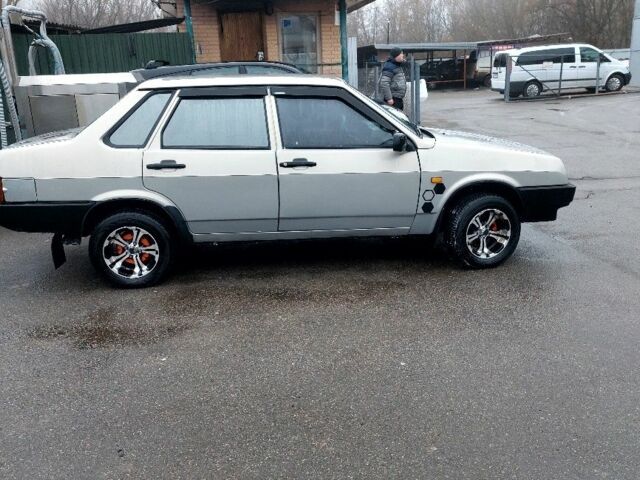 Серый ВАЗ 21099, объемом двигателя 1.5 л и пробегом 220 тыс. км за 1909 $, фото 2 на Automoto.ua