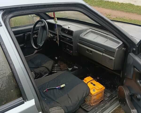 Серый ВАЗ 21099, объемом двигателя 1.5 л и пробегом 240 тыс. км за 1100 $, фото 1 на Automoto.ua