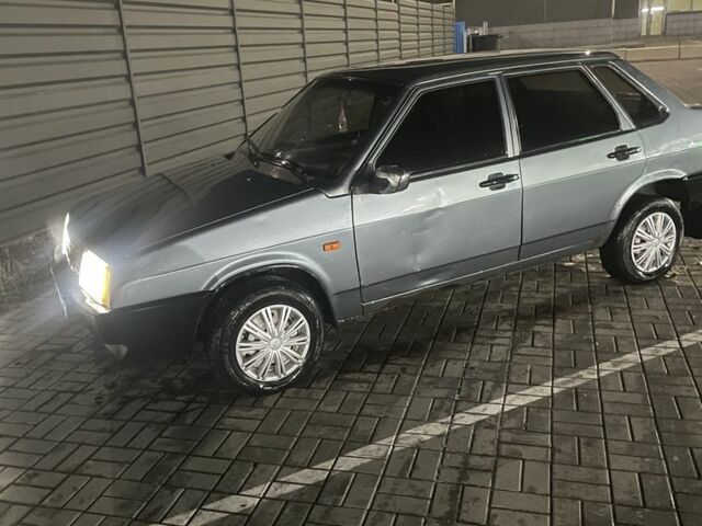 Серый ВАЗ 21099, объемом двигателя 1.5 л и пробегом 390 тыс. км за 1500 $, фото 2 на Automoto.ua