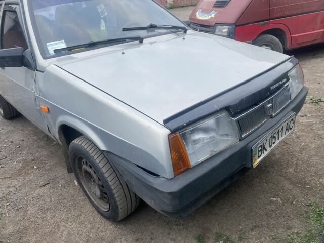 Серый ВАЗ 21099, объемом двигателя 1.6 л и пробегом 250 тыс. км за 750 $, фото 2 на Automoto.ua