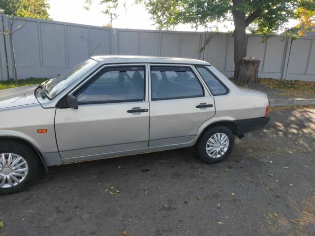 Серый ВАЗ 21099, объемом двигателя 0 л и пробегом 200 тыс. км за 1700 $, фото 2 на Automoto.ua