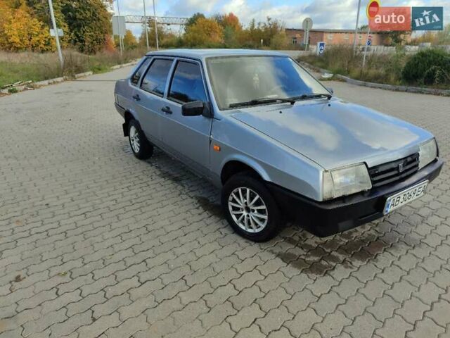 Серый ВАЗ 21099, объемом двигателя 1.5 л и пробегом 180 тыс. км за 1250 $, фото 1 на Automoto.ua