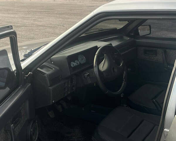Сірий ВАЗ 21099, об'ємом двигуна 1.5 л та пробігом 200 тис. км за 2000 $, фото 4 на Automoto.ua