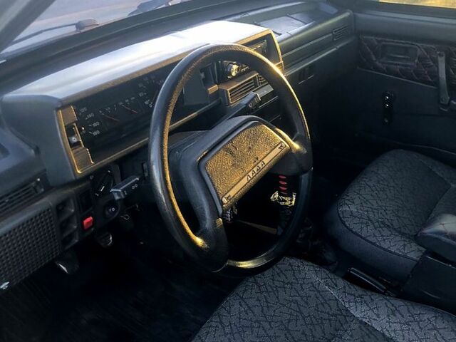 Серый ВАЗ 21099, объемом двигателя 1.5 л и пробегом 220 тыс. км за 900 $, фото 4 на Automoto.ua