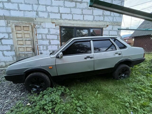 ВАЗ 21099 2006 в Рахове на Automoto.ua Серый ВАЗ 21099, объемом двигателя 0 л и пробегом 230 тыс. км за 1000 $, фото 4 на Automoto.ua
