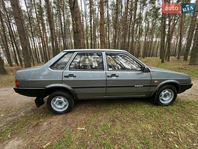 Серый ВАЗ 21099, объемом двигателя 1.5 л и пробегом 137 тыс. км за 1950 $, фото 3 на Automoto.ua
