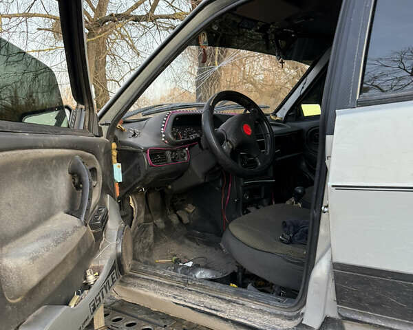 Сірий ВАЗ 21099, об'ємом двигуна 1.6 л та пробігом 250 тис. км за 550 $, фото 6 на Automoto.ua