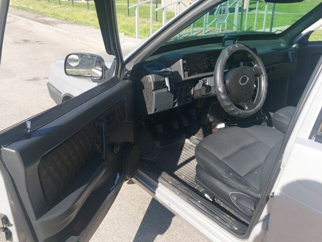 Сірий ВАЗ 21099, об'ємом двигуна 1.5 л та пробігом 199 тис. км за 1891 $, фото 2 на Automoto.ua