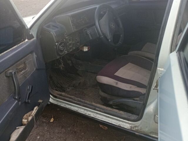 Серый ВАЗ 21099, объемом двигателя 1.6 л и пробегом 265 тыс. км за 1500 $, фото 2 на Automoto.ua