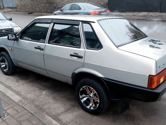 Серый ВАЗ 21099, объемом двигателя 1.5 л и пробегом 220 тыс. км за 1909 $, фото 1 на Automoto.ua