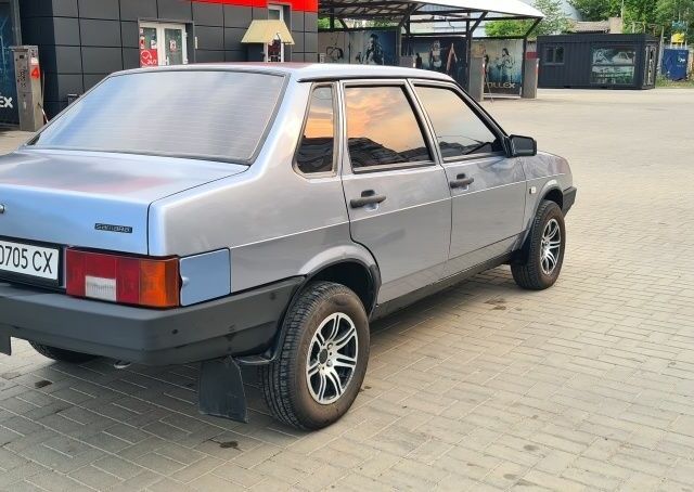 ВАЗ 21099 2006 в Херсоне на Automoto.ua Серый ВАЗ 21099, объемом двигателя 1.5 л и пробегом 200 тыс. км за 1700 $, фото 11 на Automoto.ua