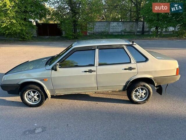 Серый ВАЗ 21099, объемом двигателя 1.5 л и пробегом 200 тыс. км за 2400 $, фото 5 на Automoto.ua