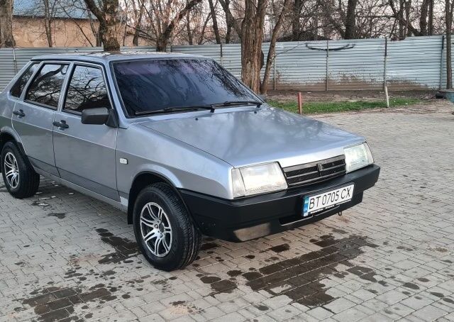 ВАЗ 21099 2006 в Херсоне на Automoto.ua Серый ВАЗ 21099, объемом двигателя 1.5 л и пробегом 200 тыс. км за 1700 $, фото 4 на Automoto.ua