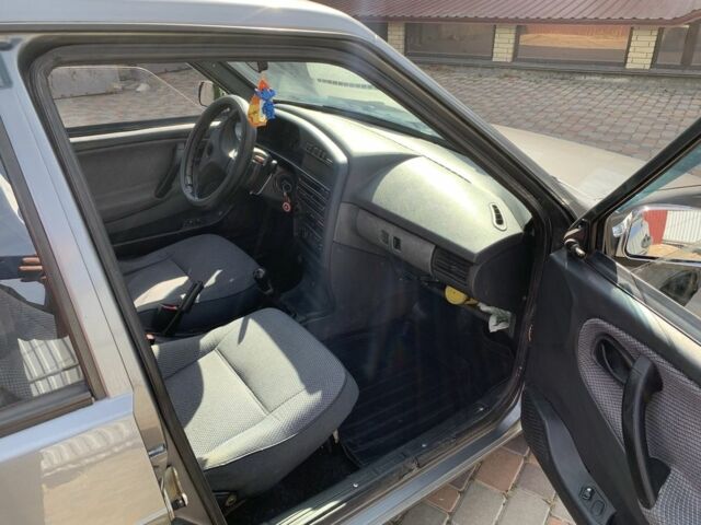 Серый ВАЗ 21099, объемом двигателя 1.6 л и пробегом 190 тыс. км за 1600 $, фото 6 на Automoto.ua