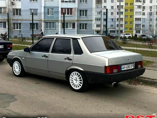 Серый ВАЗ 21099, объемом двигателя 1.6 л и пробегом 338 тыс. км за 2700 $, фото 2 на Automoto.ua