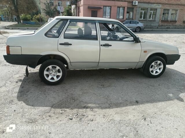 Сірий ВАЗ 21099, об'ємом двигуна 1.6 л та пробігом 230 тис. км за 1499 $, фото 4 на Automoto.ua