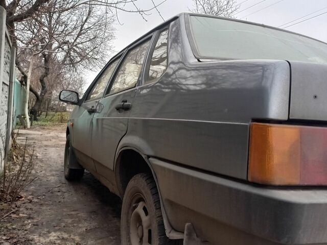 Серый ВАЗ 21099, объемом двигателя 1.6 л и пробегом 287 тыс. км за 1200 $, фото 2 на Automoto.ua