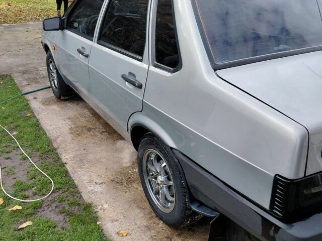 Серый ВАЗ 21099, объемом двигателя 1.6 л и пробегом 223 тыс. км за 3500 $, фото 1 на Automoto.ua