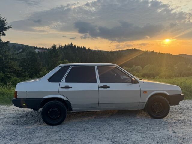 Серый ВАЗ 21099, объемом двигателя 1.6 л и пробегом 188 тыс. км за 2100 $, фото 5 на Automoto.ua