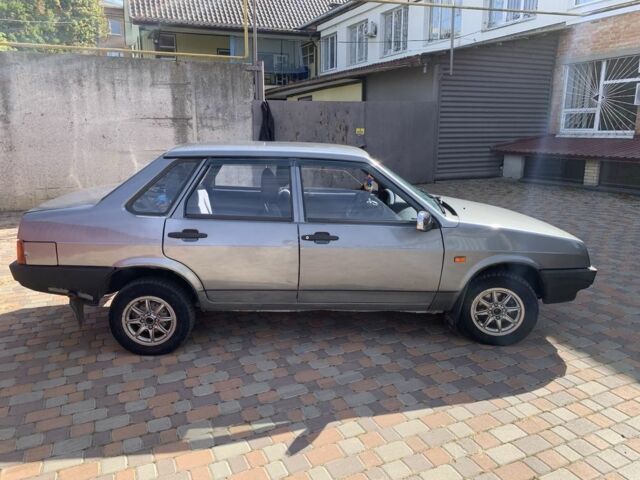 Серый ВАЗ 21099, объемом двигателя 1.6 л и пробегом 190 тыс. км за 1600 $, фото 2 на Automoto.ua