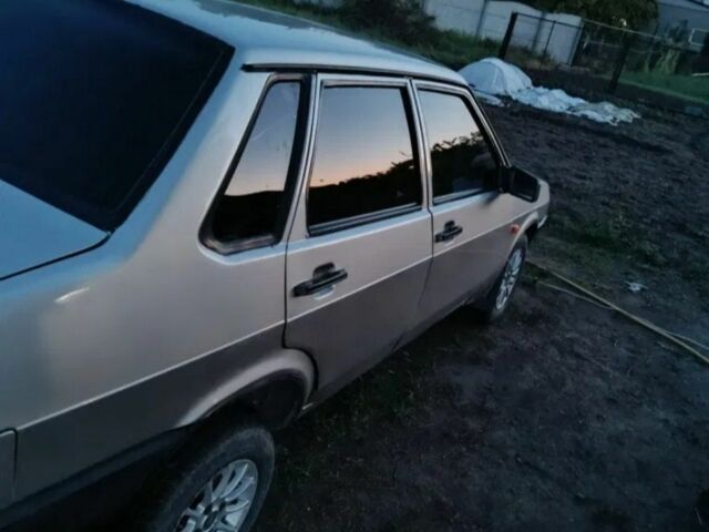 Сірий ВАЗ 21099, об'ємом двигуна 1.6 л та пробігом 300 тис. км за 1489 $, фото 6 на Automoto.ua