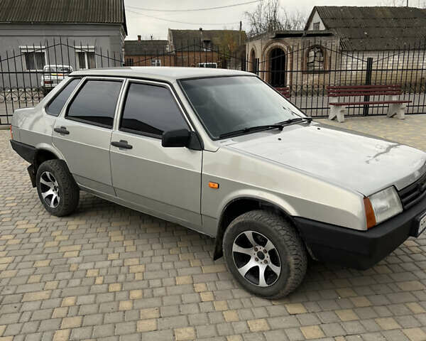 Серый ВАЗ 21099, объемом двигателя 1.6 л и пробегом 79 тыс. км за 2600 $, фото 1 на Automoto.ua