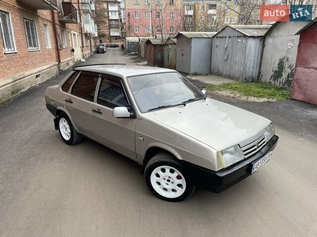 Серый ВАЗ 21099, объемом двигателя 1.6 л и пробегом 200 тыс. км за 1299 $, фото 3 на Automoto.ua