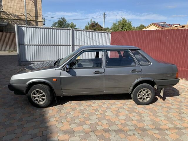 Серый ВАЗ 21099, объемом двигателя 1.6 л и пробегом 190 тыс. км за 1600 $, фото 1 на Automoto.ua