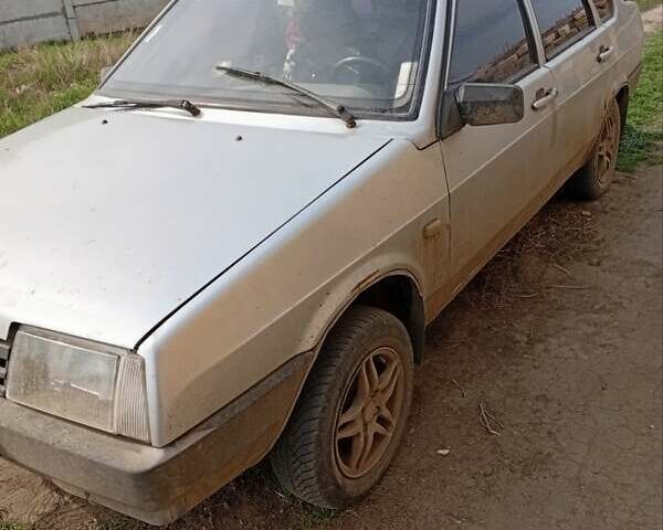 Серый ВАЗ 21099, объемом двигателя 1.6 л и пробегом 270 тыс. км за 1400 $, фото 1 на Automoto.ua