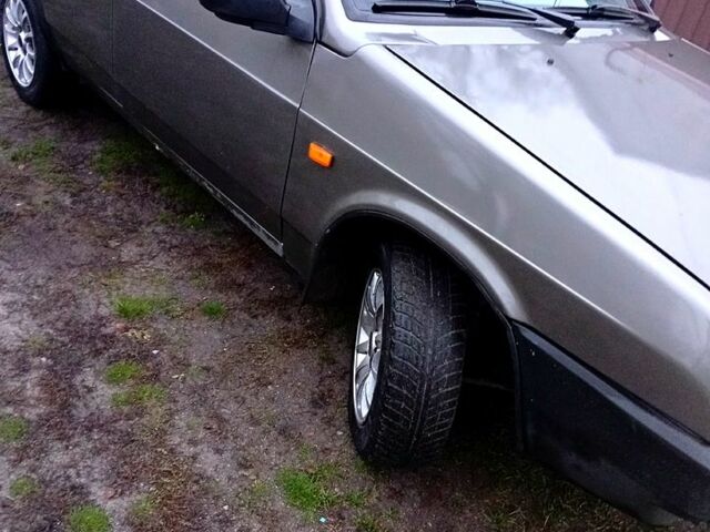 Сірий ВАЗ 21099, об'ємом двигуна 1.6 л та пробігом 205 тис. км за 1700 $, фото 5 на Automoto.ua