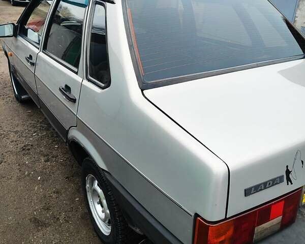 Серый ВАЗ 21099, объемом двигателя 1.6 л и пробегом 182 тыс. км за 1800 $, фото 1 на Automoto.ua