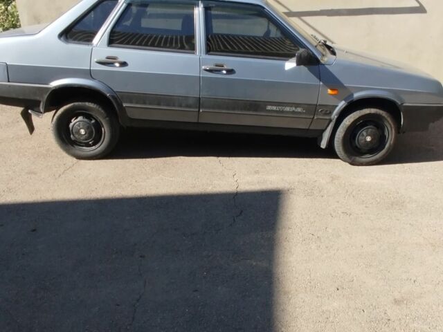 Серый ВАЗ 21099, объемом двигателя 1.6 л и пробегом 210 тыс. км за 2150 $, фото 1 на Automoto.ua