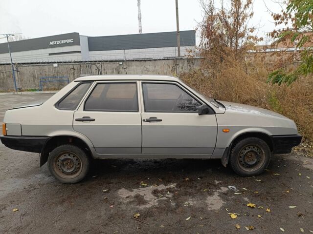 Серый ВАЗ 21099, объемом двигателя 1.6 л и пробегом 280 тыс. км за 2000 $, фото 2 на Automoto.ua