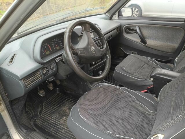 Серый ВАЗ 21099, объемом двигателя 1.6 л и пробегом 280 тыс. км за 2000 $, фото 7 на Automoto.ua