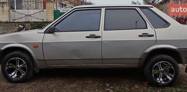 Сірий ВАЗ 21099, об'ємом двигуна 1.6 л та пробігом 180 тис. км за 1999 $, фото 1 на Automoto.ua