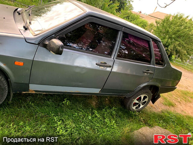 Серый ВАЗ 21099, объемом двигателя 1.6 л и пробегом 252 тыс. км за 1700 $, фото 2 на Automoto.ua